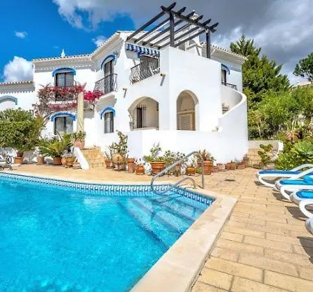 Villa Sleeps 8 With Pool Air Con And Wifi
