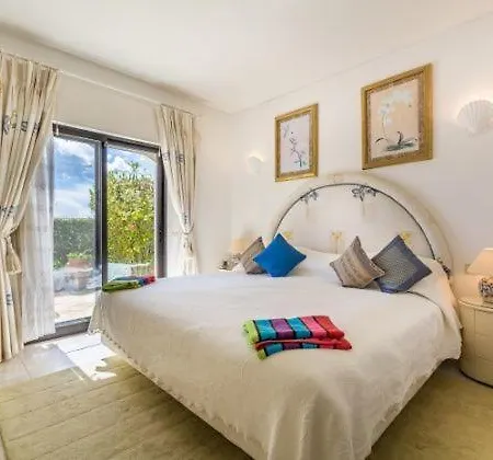 Sleeps 8 With Pool Air Con And Wifi Villa *